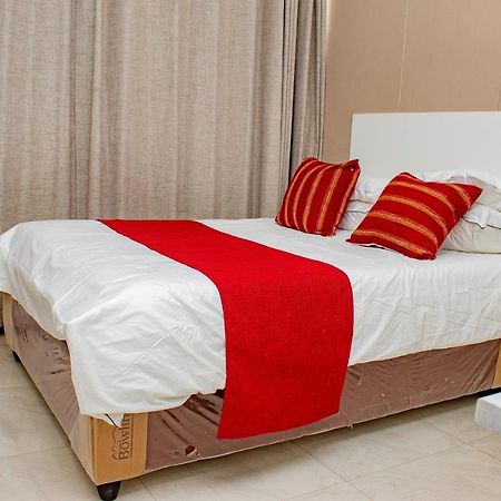 R Executive Apartments Хараре Екстериор снимка