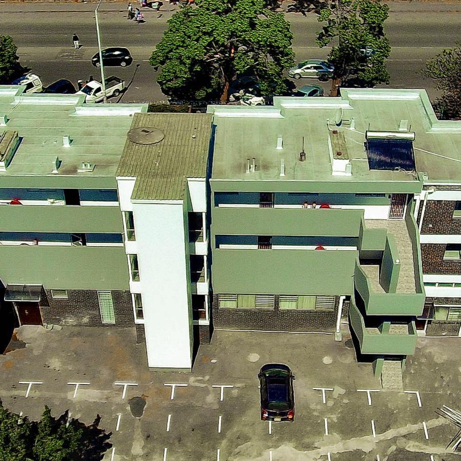 R Executive Apartments Хараре Екстериор снимка