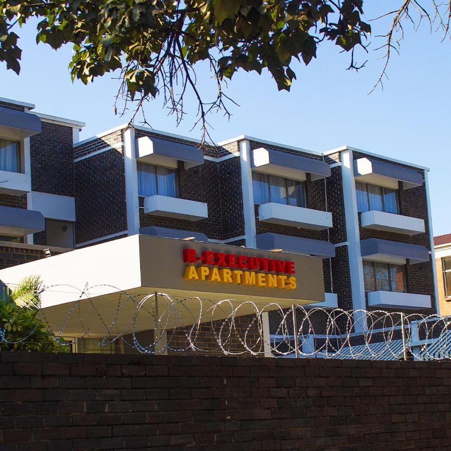 R Executive Apartments Хараре Екстериор снимка