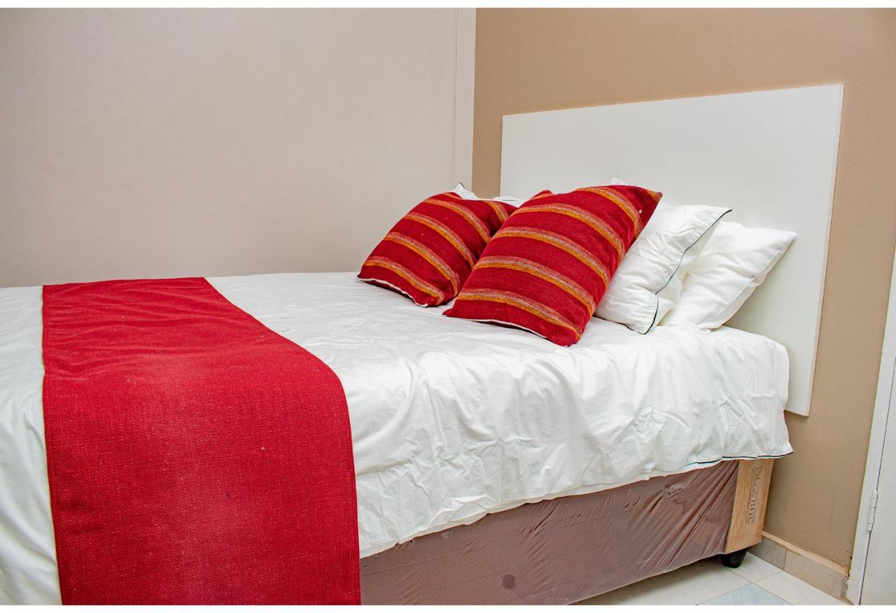 R Executive Apartments Хараре Екстериор снимка