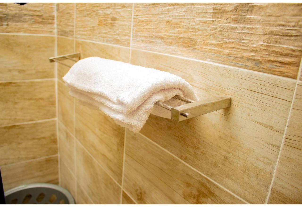 R Executive Apartments Хараре Екстериор снимка