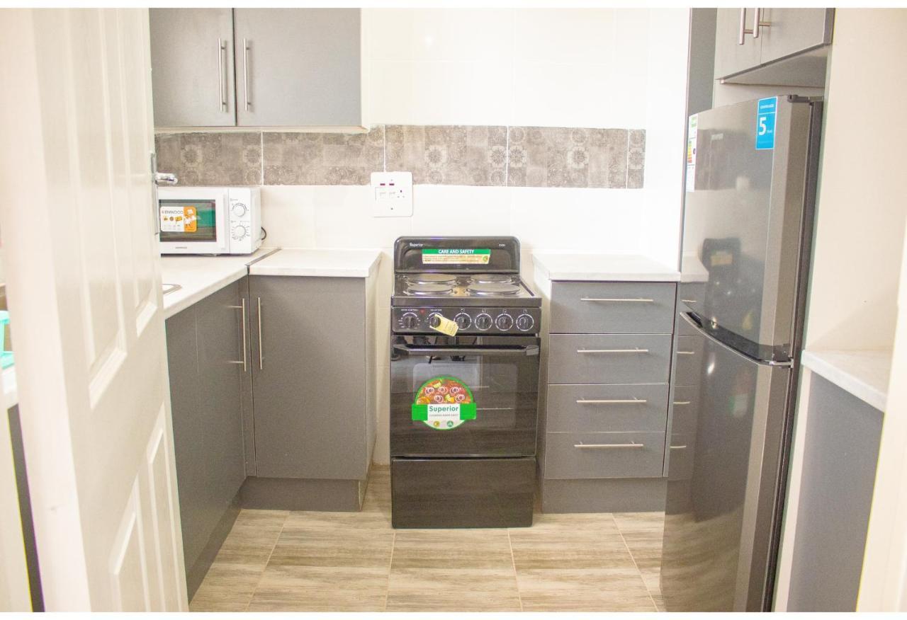 R Executive Apartments Хараре Екстериор снимка