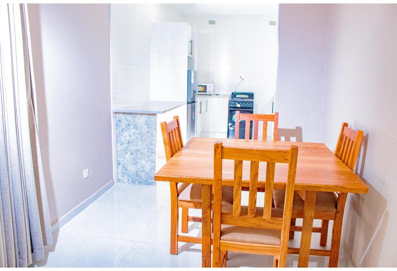 R Executive Apartments Хараре Екстериор снимка