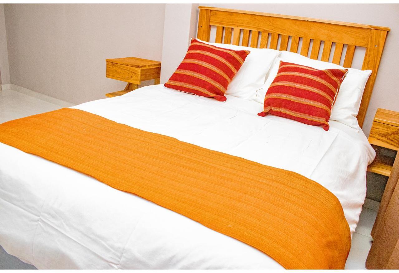 R Executive Apartments Хараре Екстериор снимка