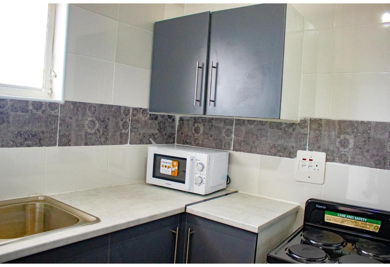 R Executive Apartments Хараре Екстериор снимка