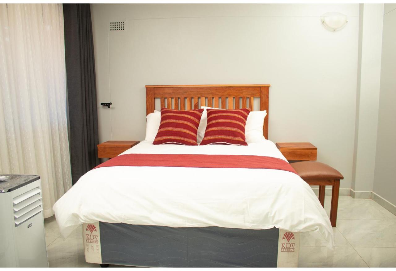 R Executive Apartments Хараре Екстериор снимка