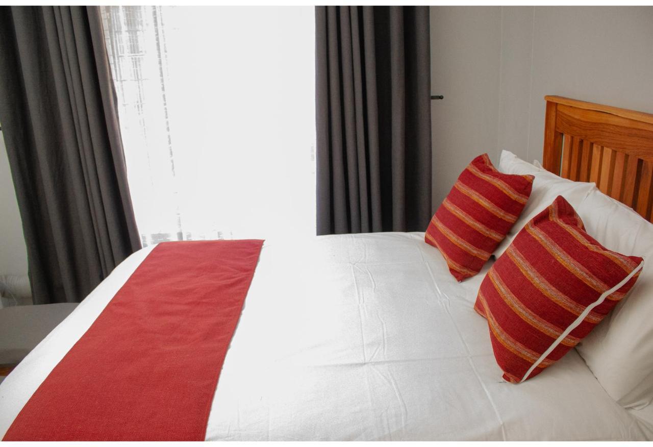 R Executive Apartments Хараре Екстериор снимка