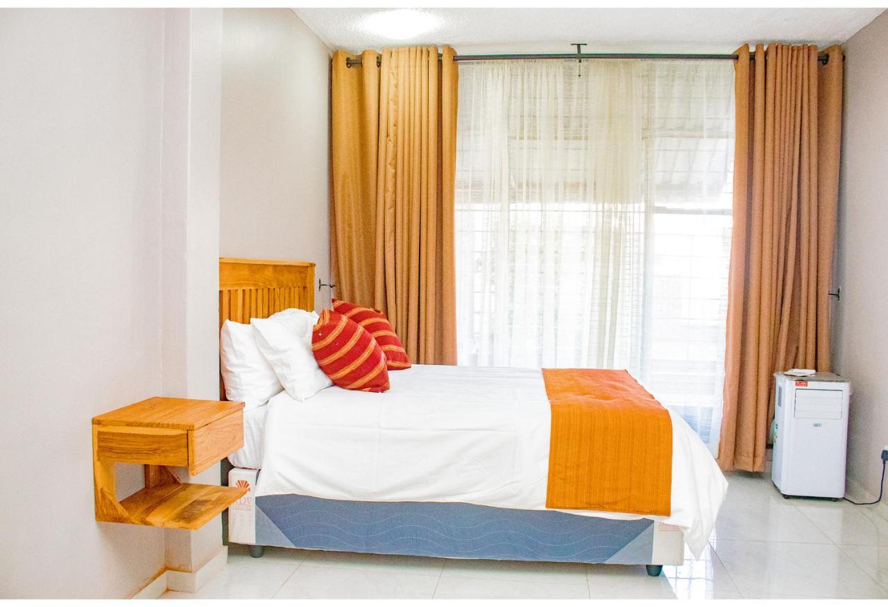 R Executive Apartments Хараре Екстериор снимка