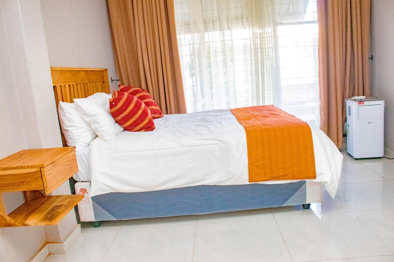 R Executive Apartments Хараре Екстериор снимка